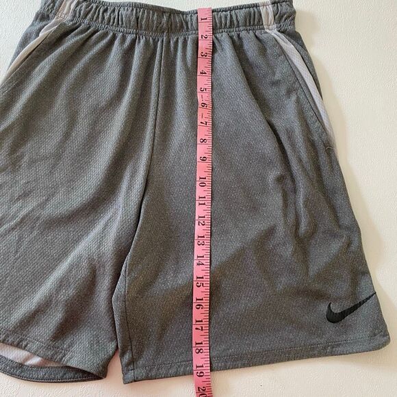 Nike Dri-FIT Gray Athletic Shorts Men’s Size M - Picture 6 of 7